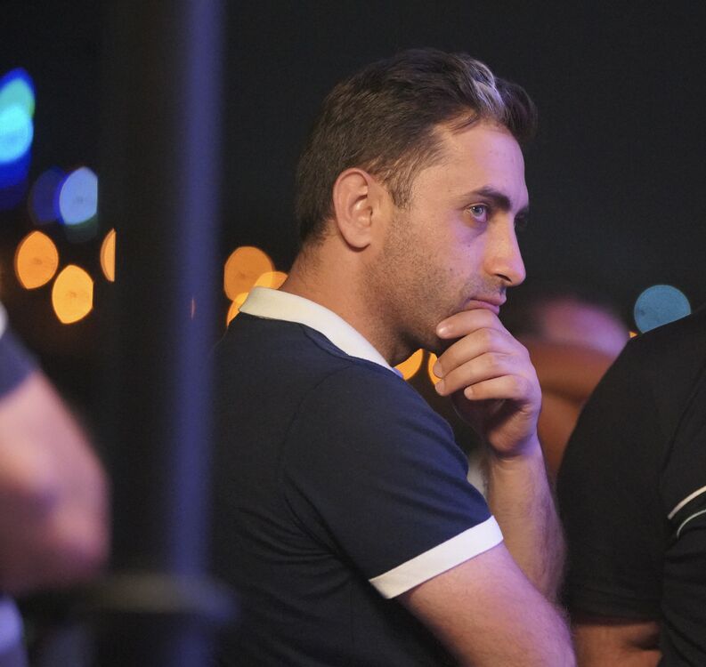  43436140  Karen, 36 ,    