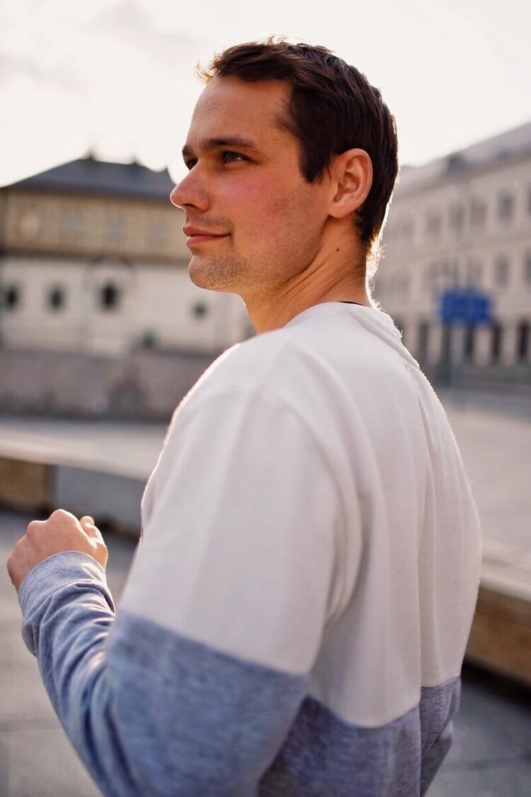  21988040  AndreyZubkov, 32 ,    