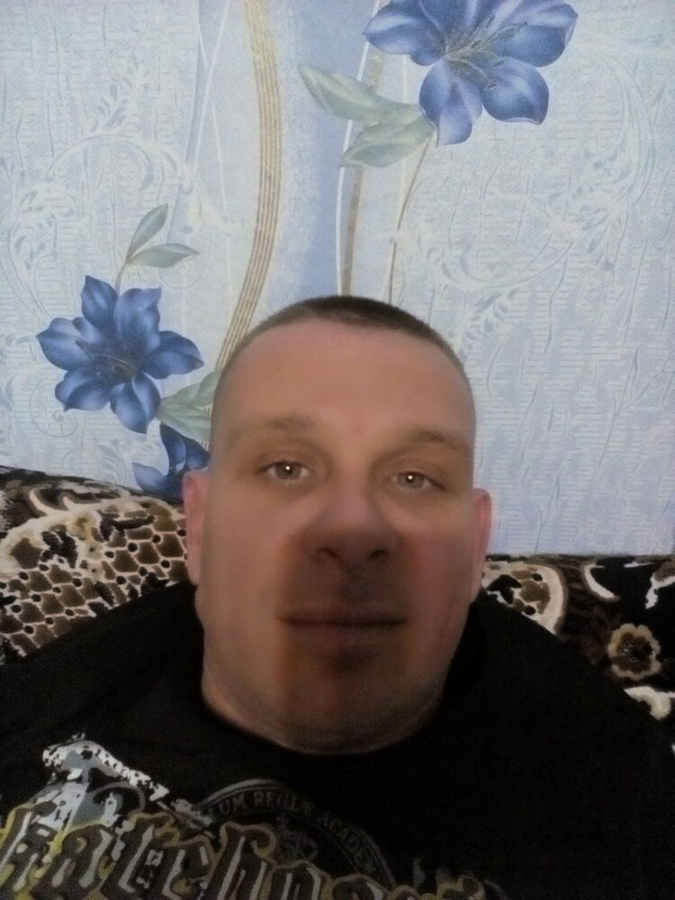  ,   Sergej, 37 ,  
