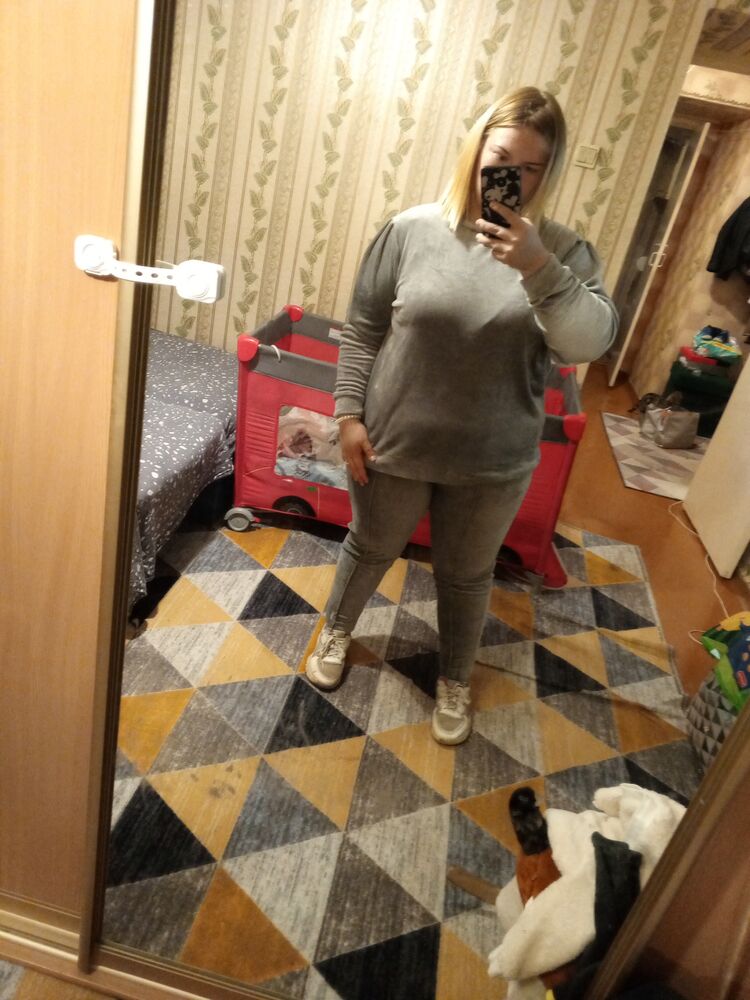  48571940  Alina, 22 ,    