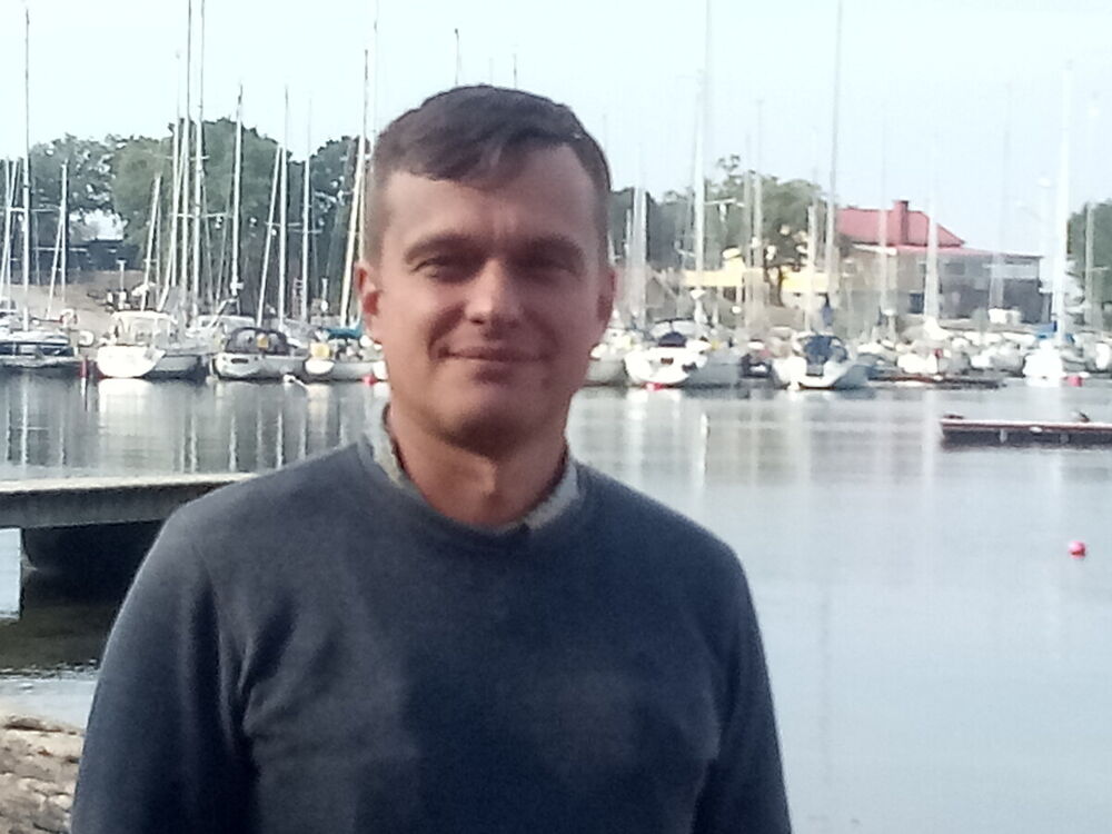  22168950  Vadim, 45 ,    