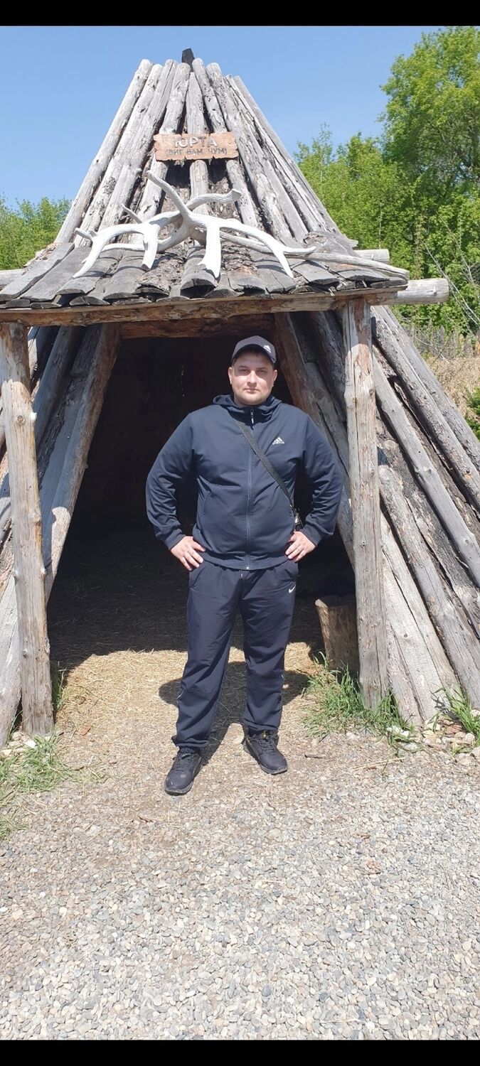  ,   Alexander, 33 ,   c 