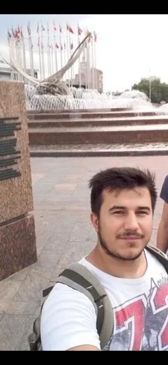  43462260  Anton, 30 ,    