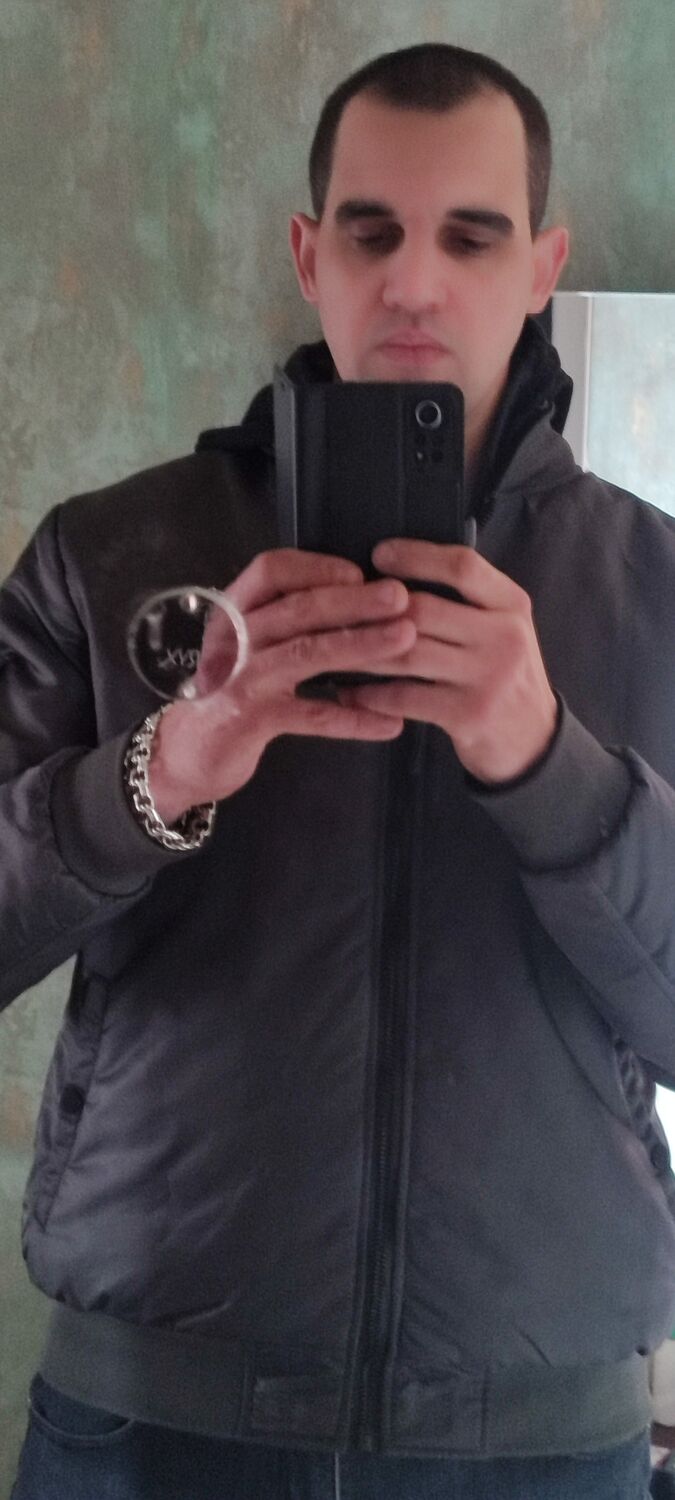  42140460  , 33 ,    