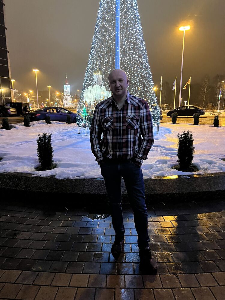  ,   Vladimir, 42 ,   ,   