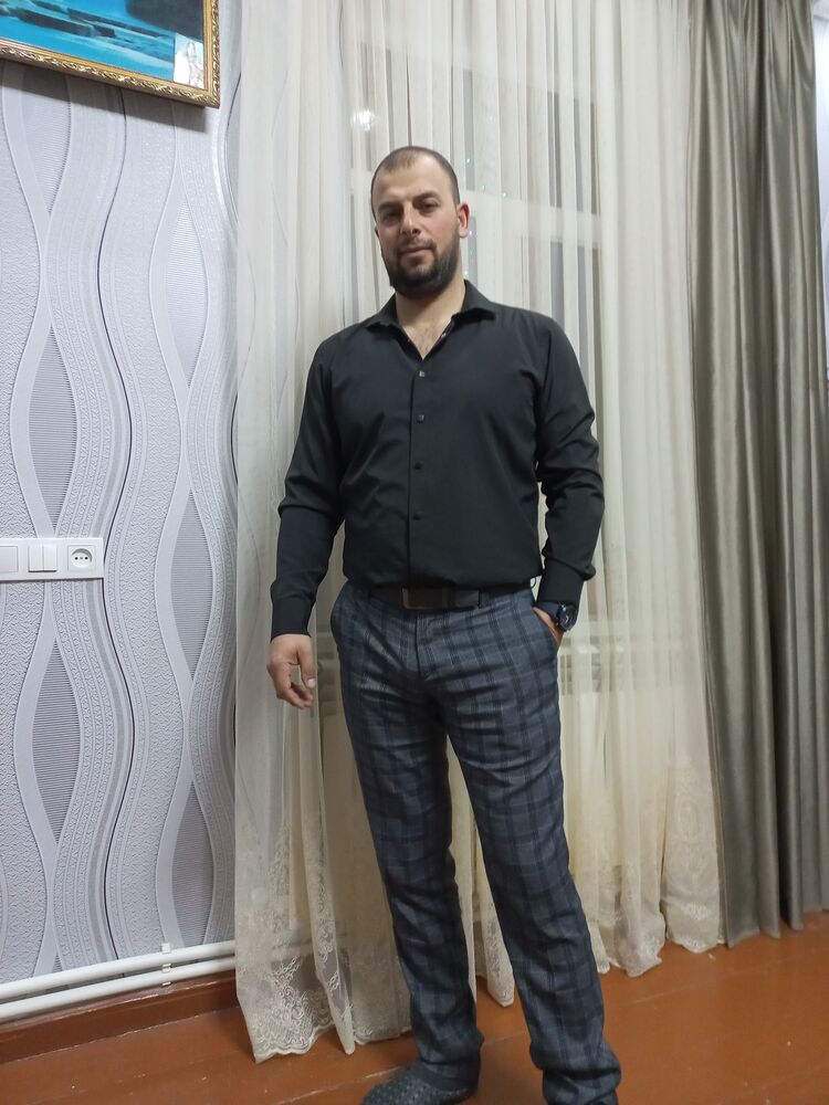  ,   Sargis, 35 ,   ,   