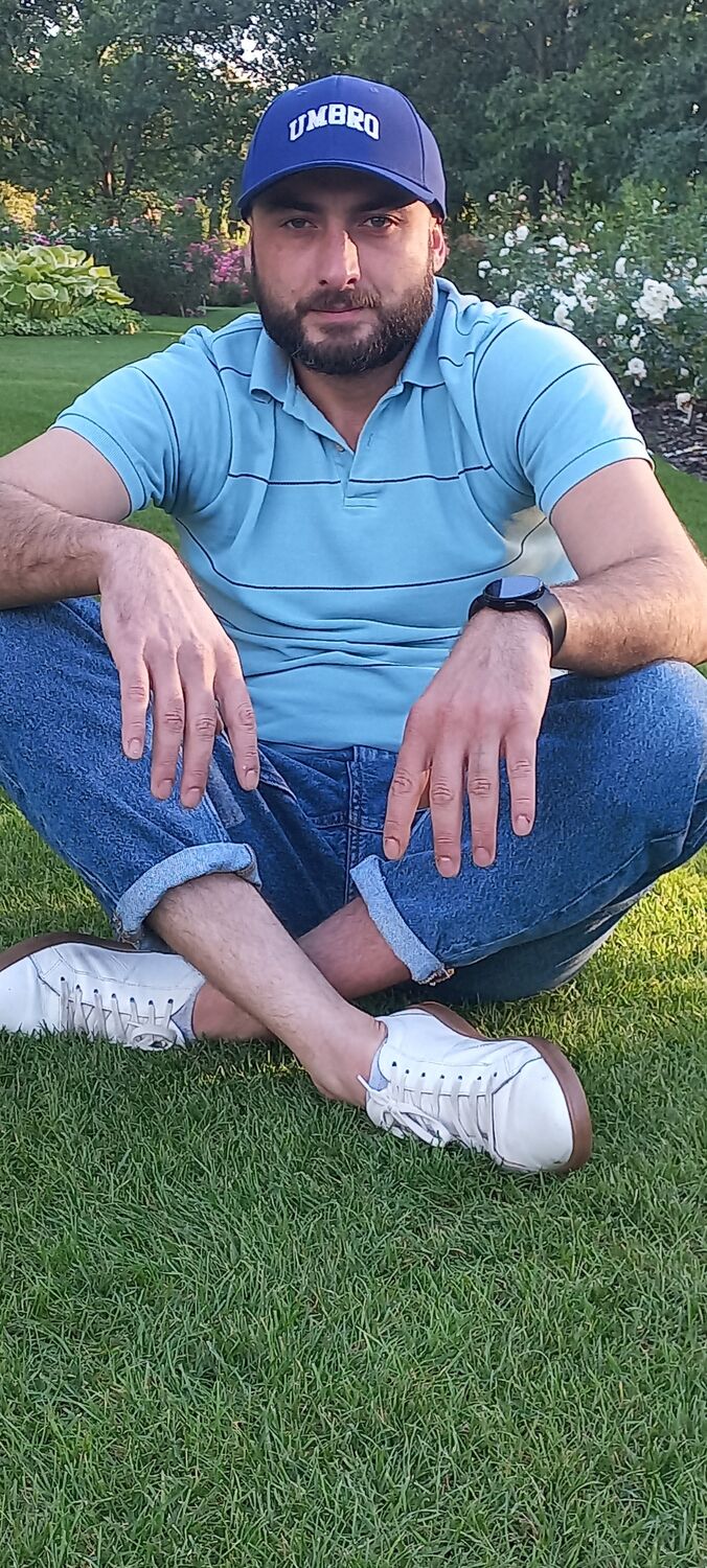  38085370  Iosebi, 38 ,    