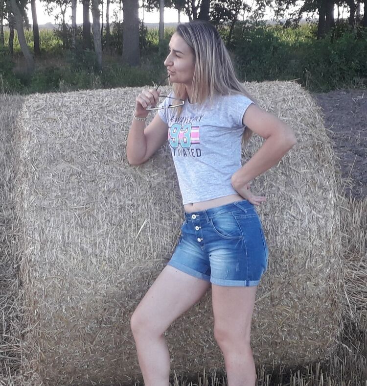  30714580  , 28 ,    