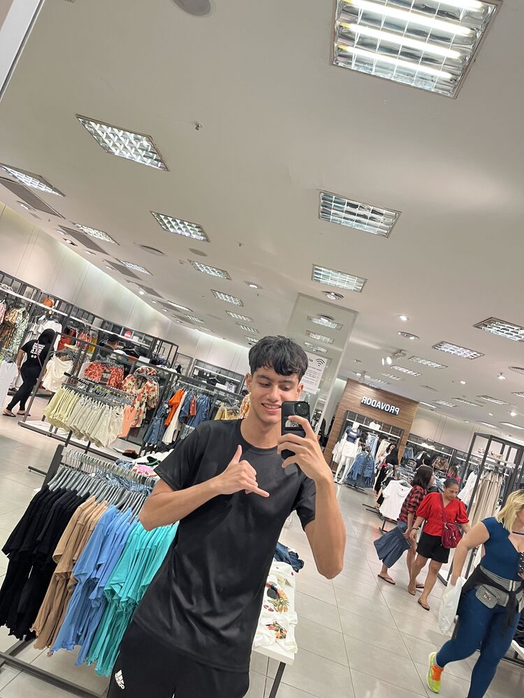  50264330  Daniel, 18 ,    