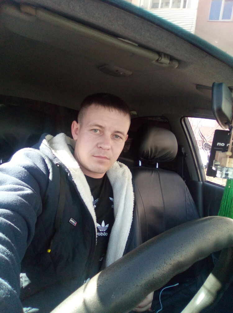  42460340  Rustam, 32 ,    