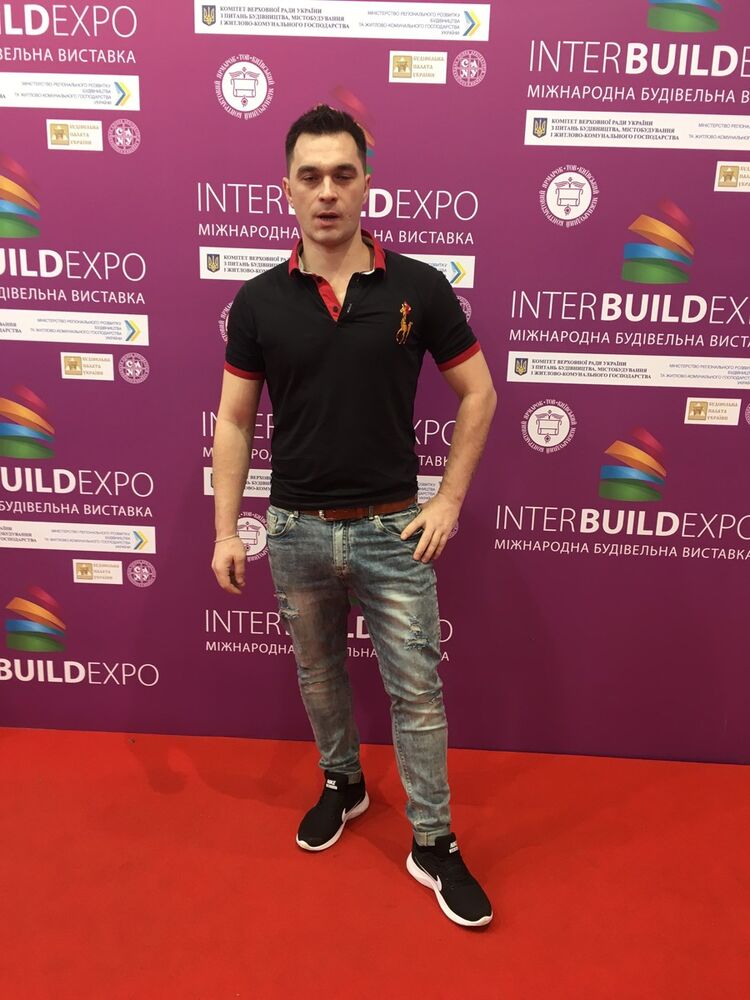  ,   Ruslan, 32 ,   