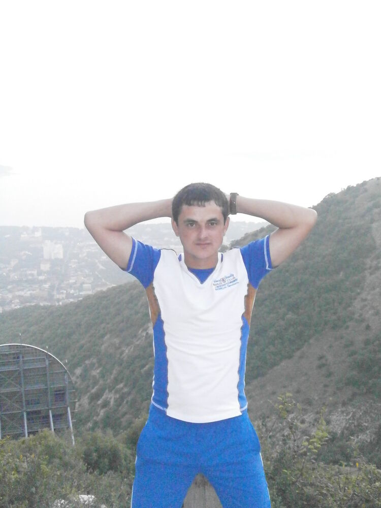  -,   Artur, 40 ,   ,   , c 