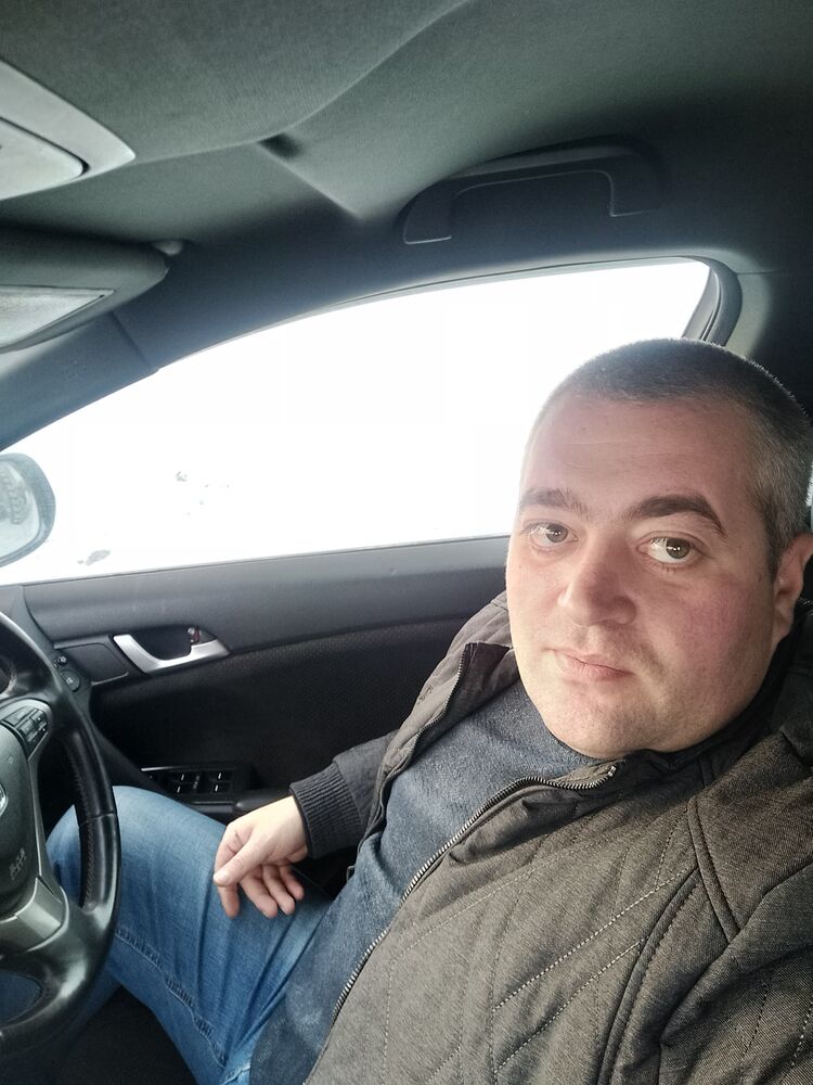  31959770  Vladimir, 39 ,    