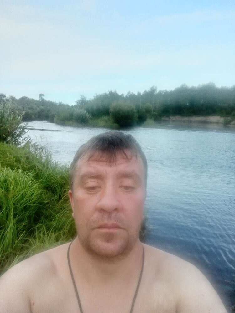  45374060  Sergei, 41 ,    