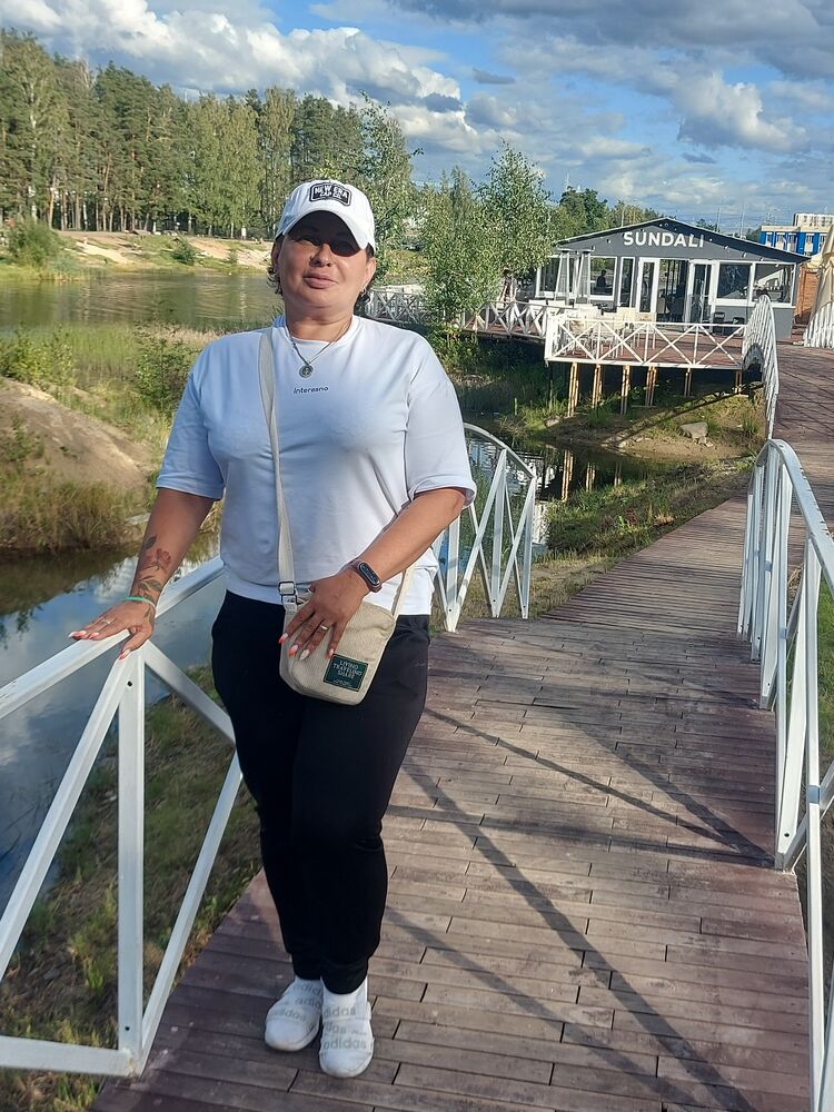  37024210  Svetlana, 51 ,    -