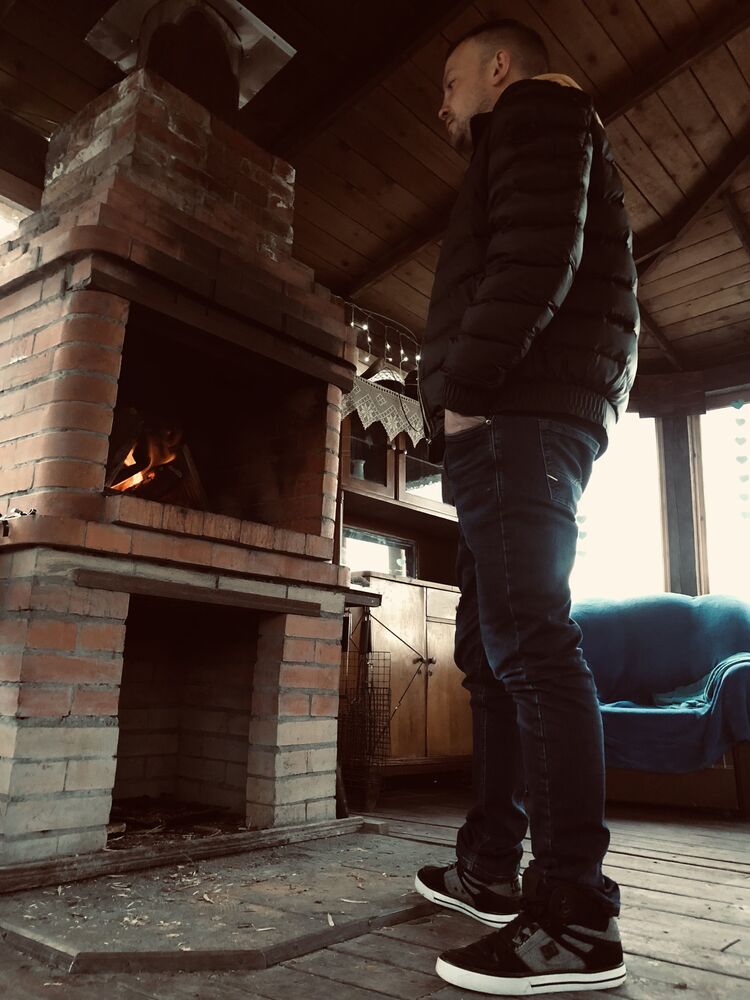  34161380  , 37 ,    -