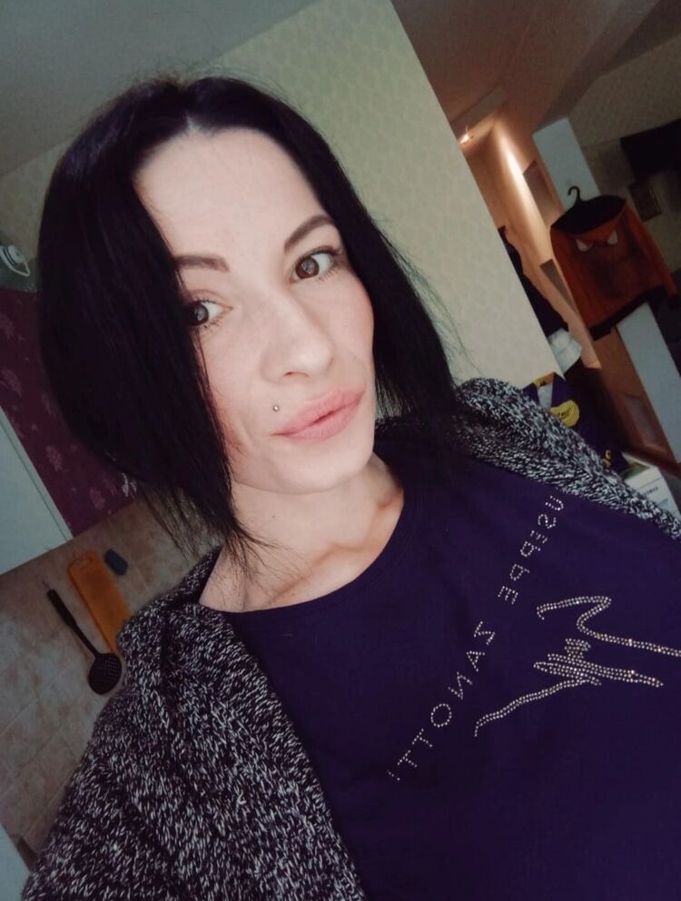  30946910  Lenka, 29 ,    