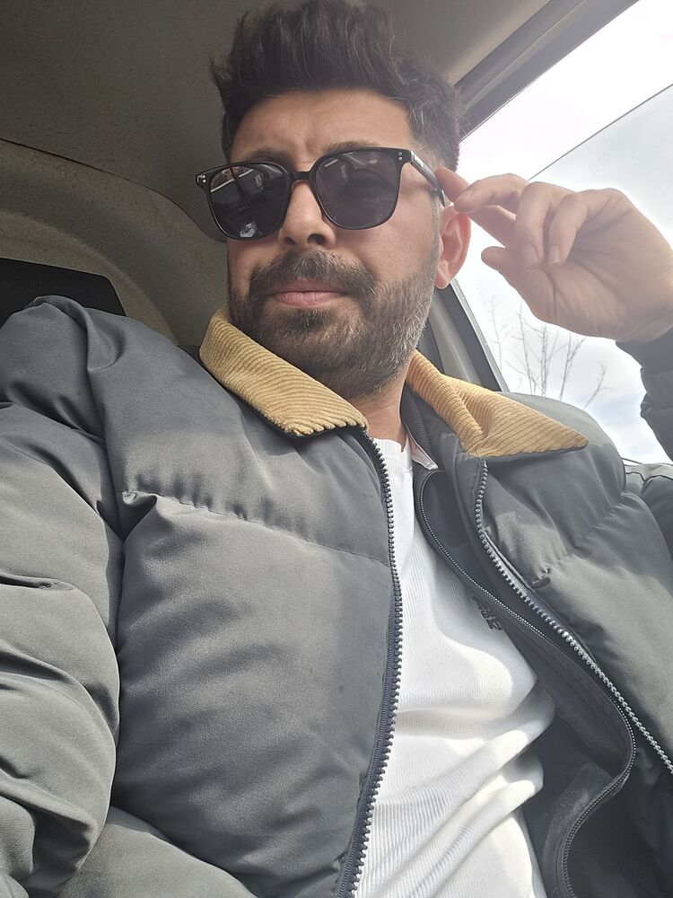  49747080  Kadir, 36 ,    