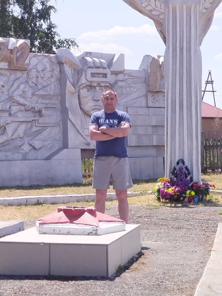  53710700  Andrey, 51 ,    