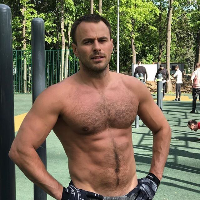  9950390  Aleksandr, 46 ,    