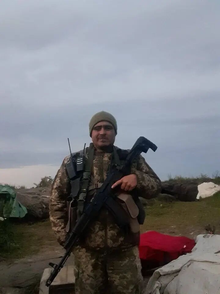  35079920  Viktor, 35 ,    