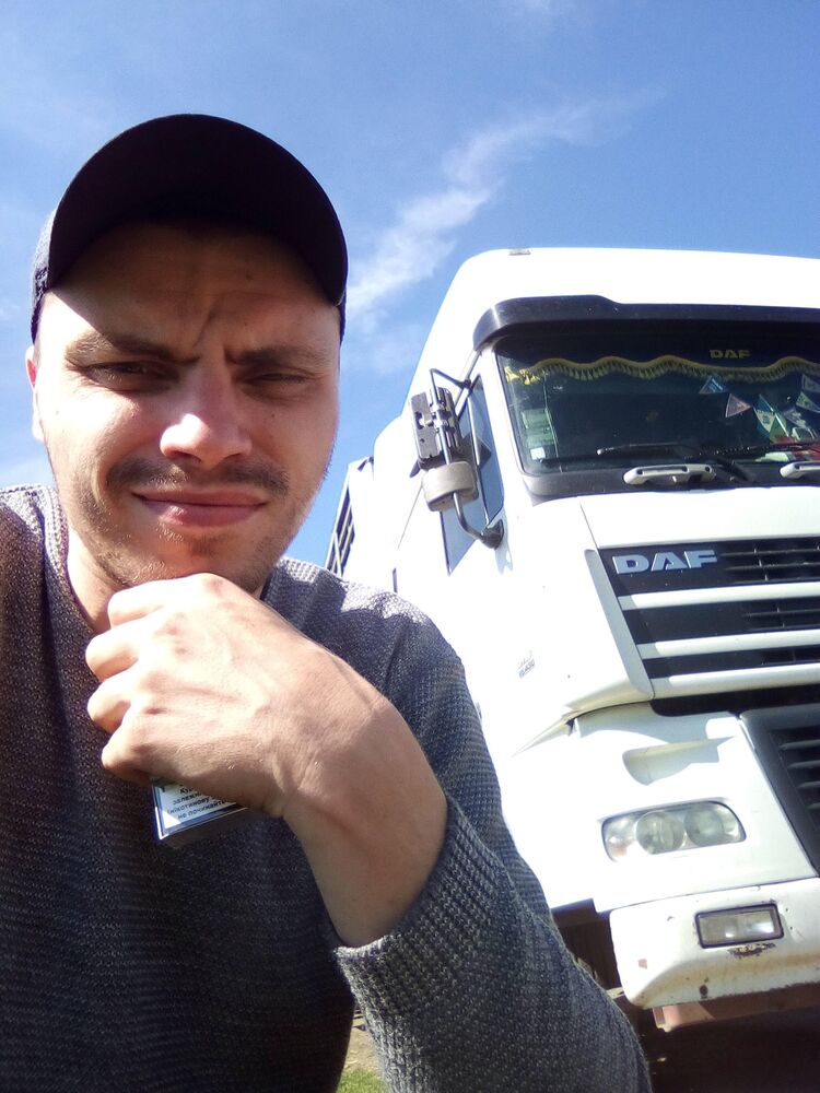  ,   Artem, 31 ,   ,   