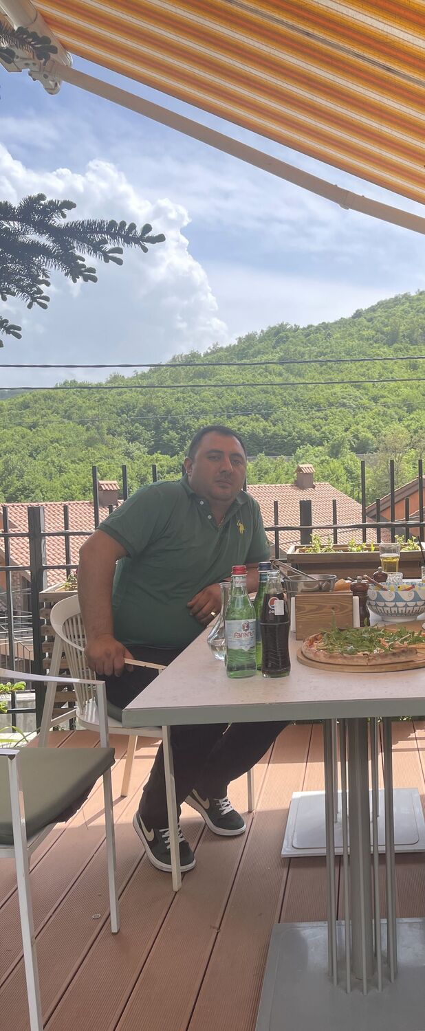  35293420  Levon, 34 ,    