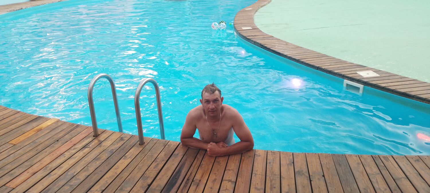  52782660  Viktor, 34 ,    