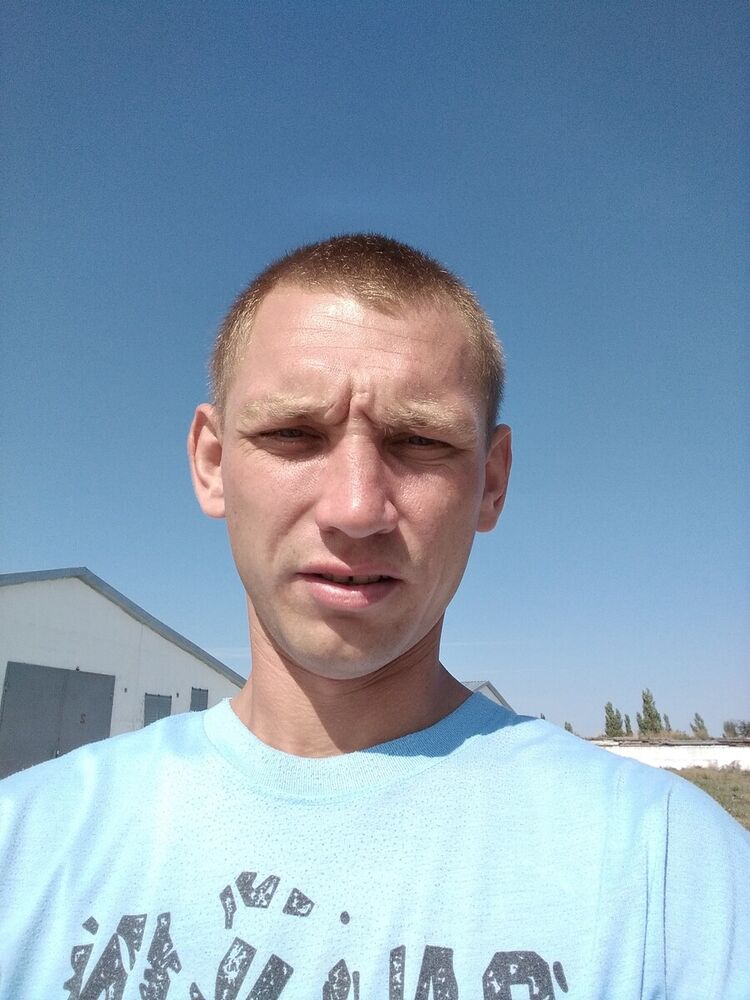  21175840  Aleksei, 35 ,    Deleted