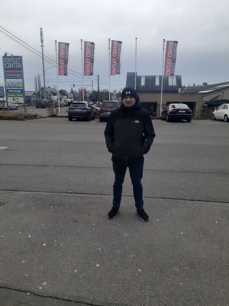  29402590  Ivan, 33 ,    -