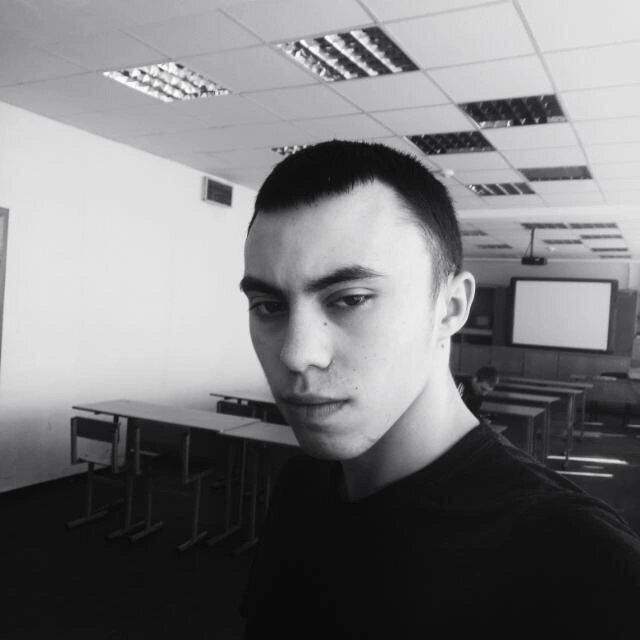  44584930  Ivan, 21 ,     
