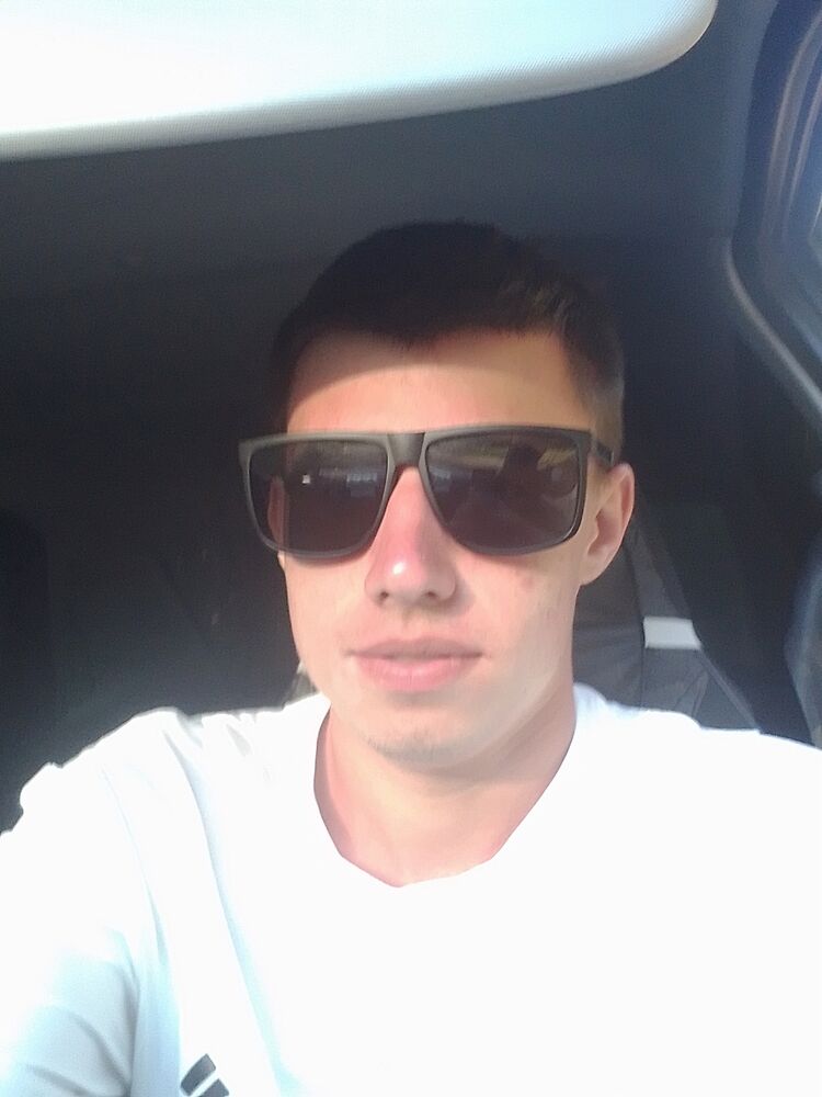  53447880  Vladislav, 20 ,    