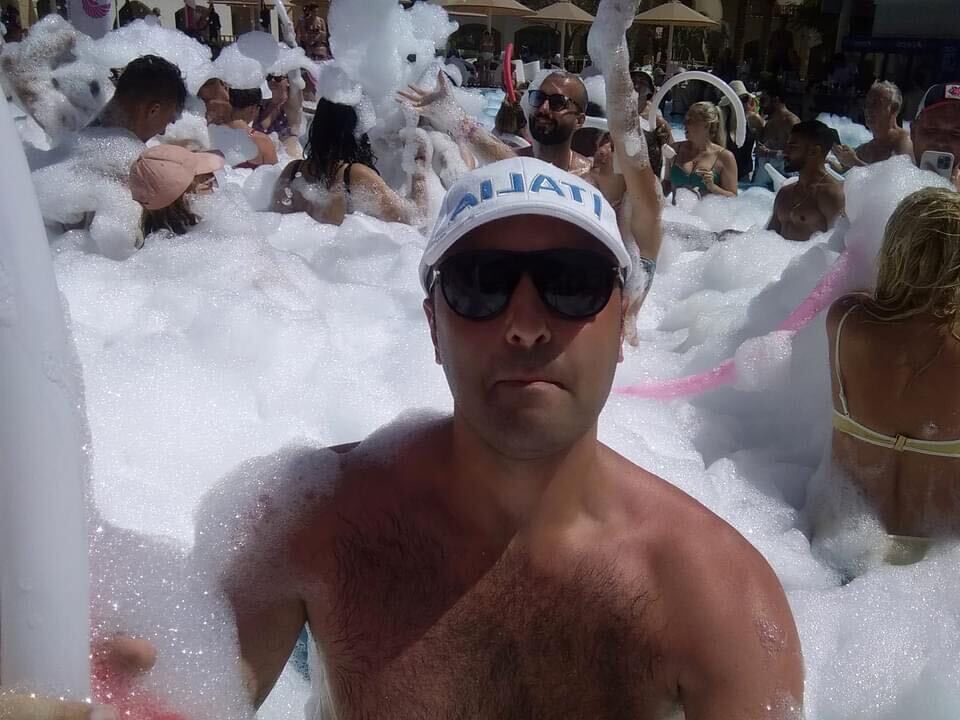  34411050  Vazgen, 35 ,    