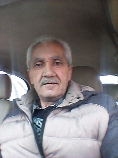  14715640  Tahir, 65 ,    