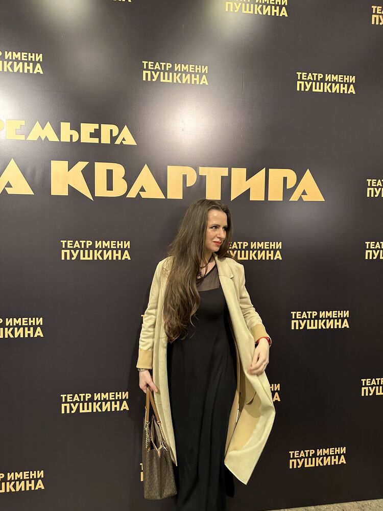  ,   Anastasia, 33 ,   ,   , c , 