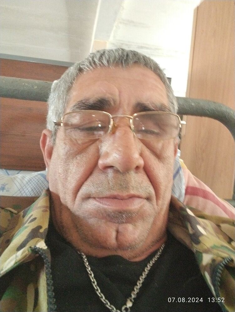 46612570  , 58 ,    