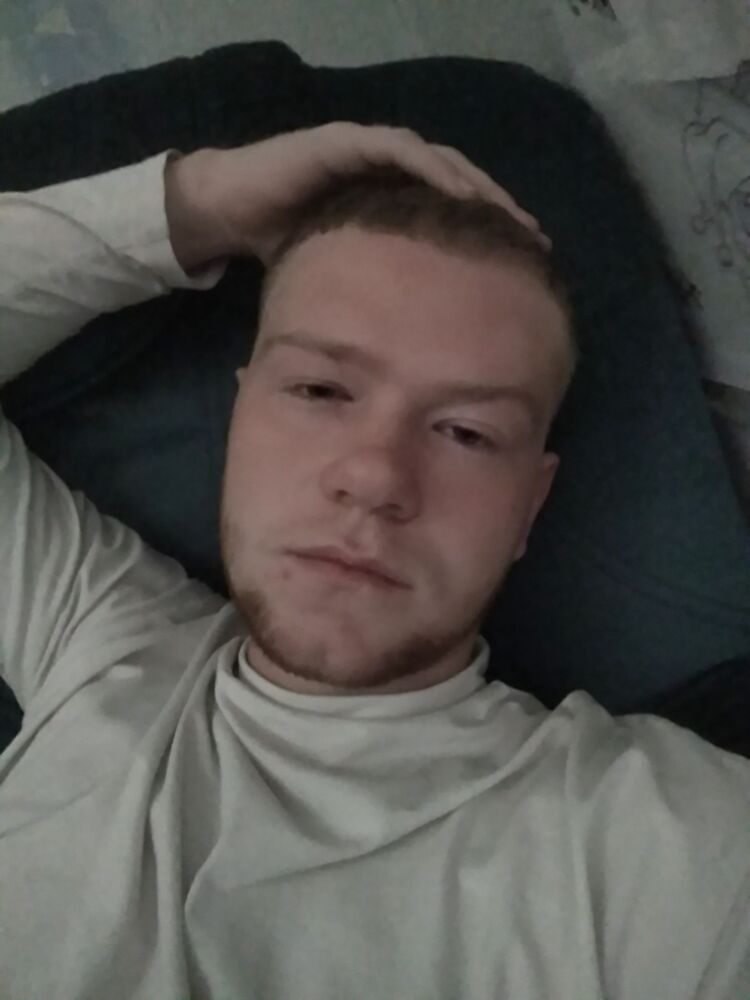  31403850  Aleks, 23 ,    