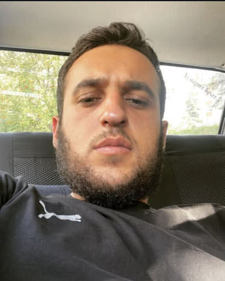  53118340  Raul, 23 ,    