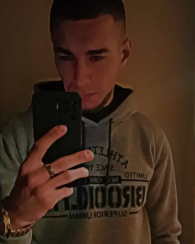  31878350  Miller, 28 ,    