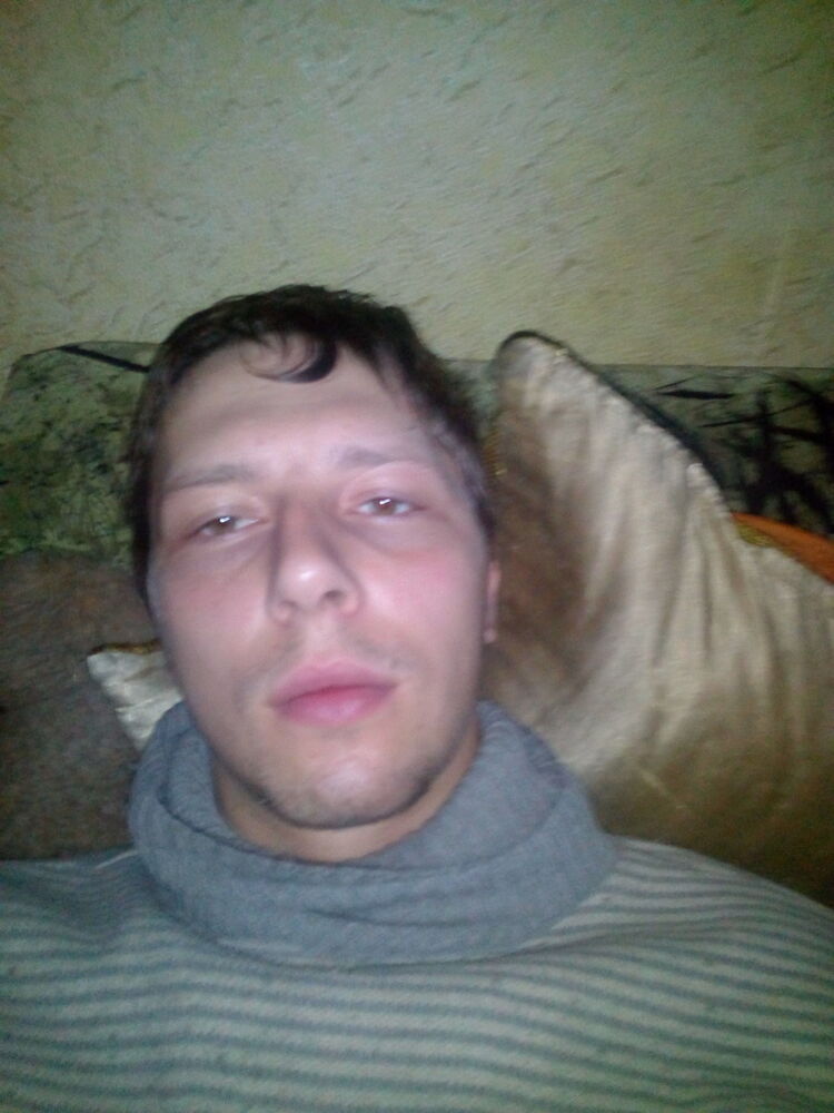  ,   Oleg, 32 ,   