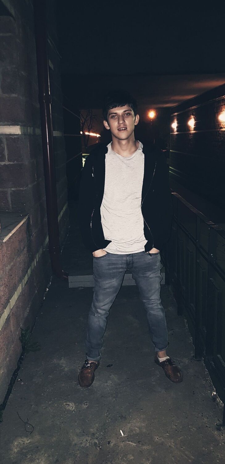  28989570  , 33 ,    -