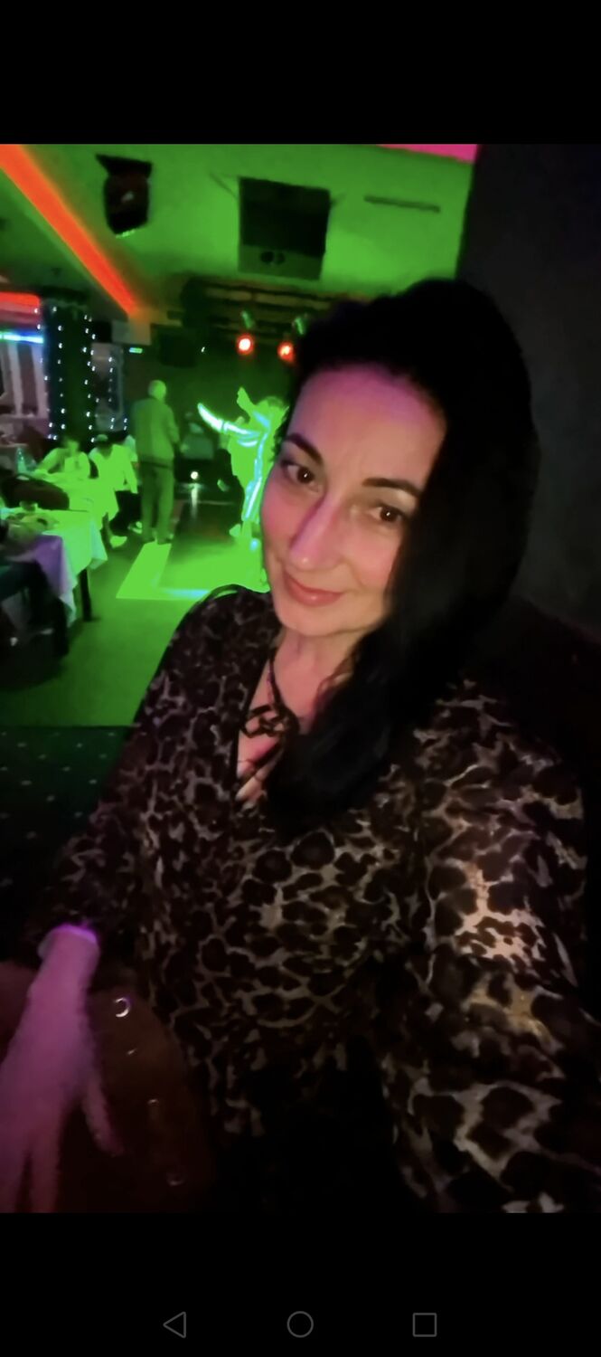  51948040  Uli, 52 ,    