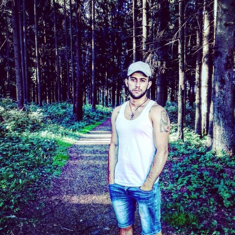  -,   Ѹ, 34 ,   ,   , c 