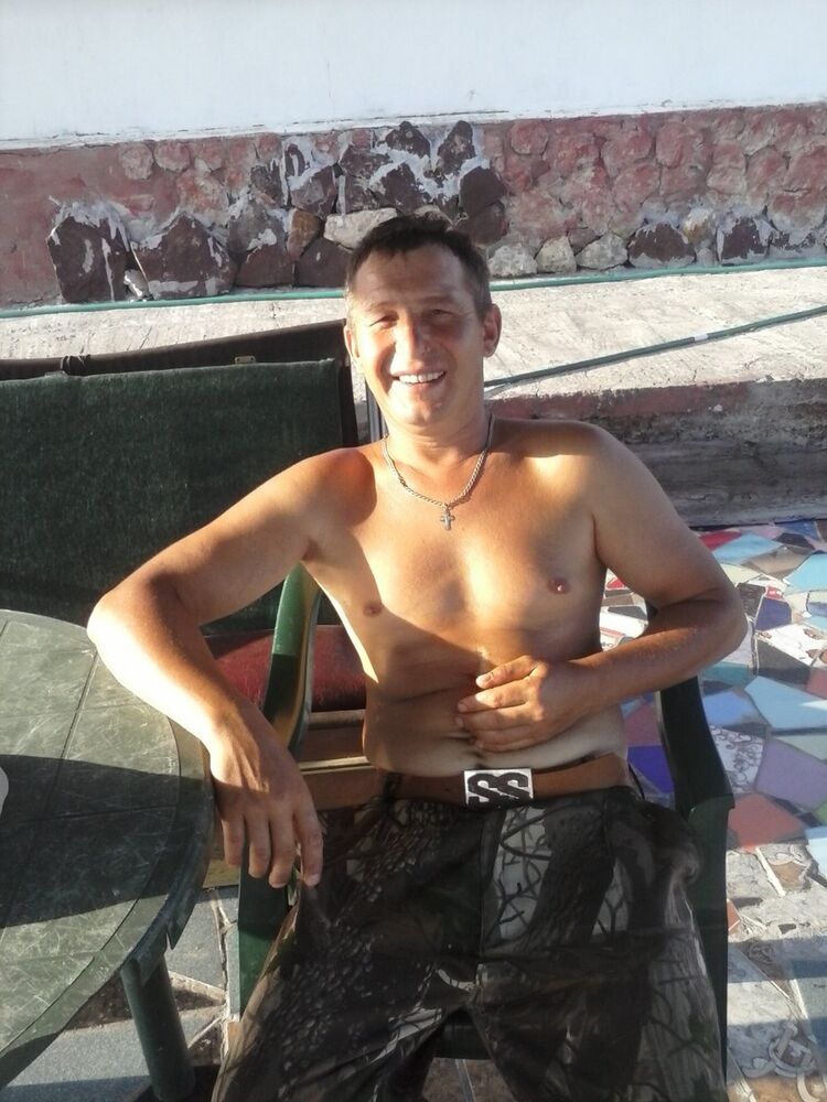  10910620  Aleksandr, 45 ,    