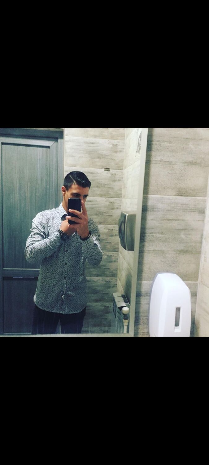  ,   Armen, 25 ,   ,   