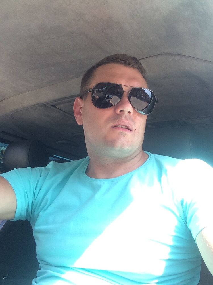  ,   Artem, 42 ,   ,   , c 