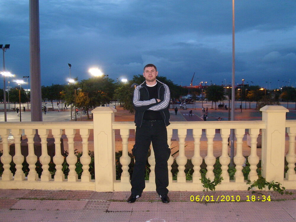  ,   Djon, 41 ,   