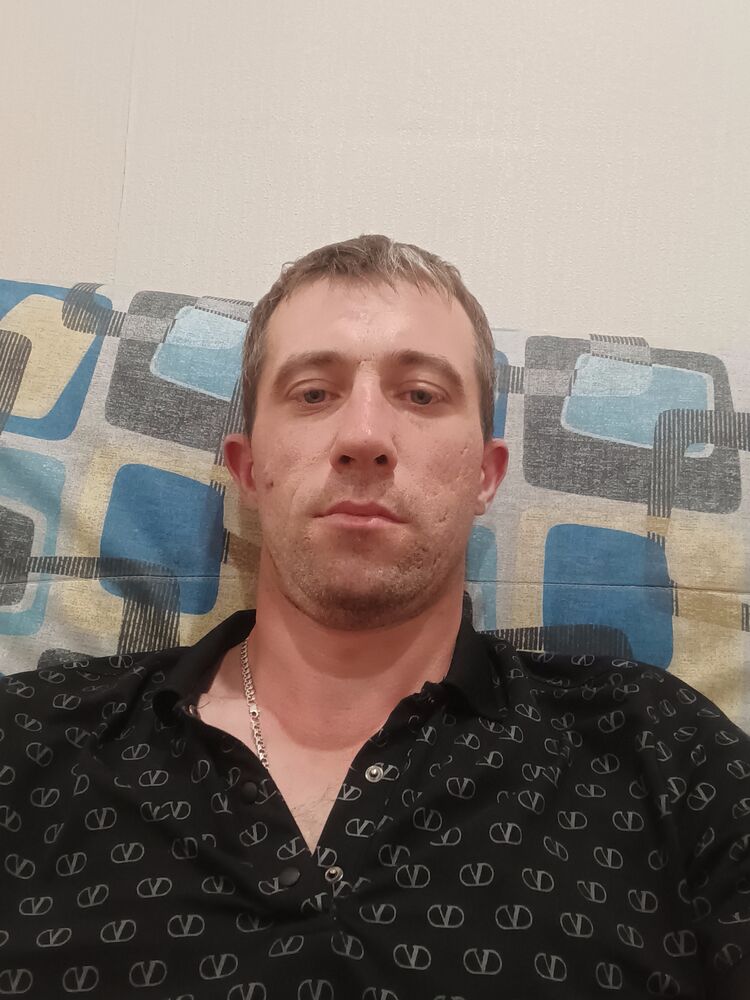  44924960  Timofe, 37 ,    