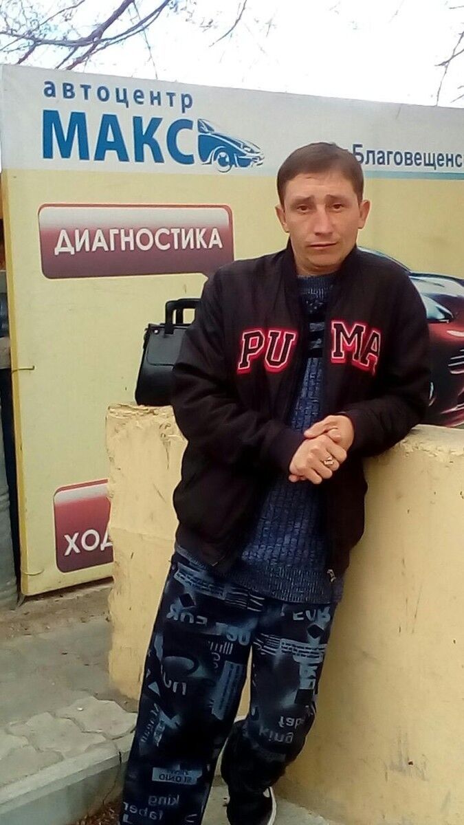  8540990  Yuriy, 40 ,    