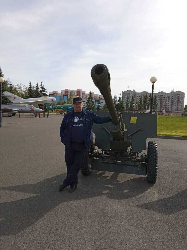 21068980  Boris, 62 ,    